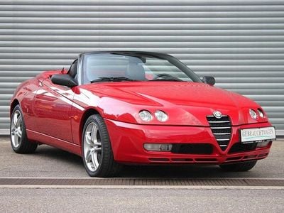 Second-hand Alfa Romeo Spider 165 CP (121 kW) 2005 Roșu Cabrio