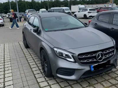 Gebraucht Mercedes GLA220 184 PS (135 kW) 2019 Andere farben SUV