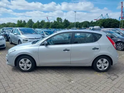 Gebraucht Hyundai i30 109 PS (80 kW) 2009 Silber Limousine
