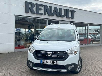 Weiß Gebraucht 2019 Dacia Dokker Stepway Van / Kleinbus | 13.990 € (Etwas zu teuer)