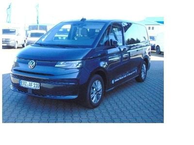 Starlight blue metallic Gebraucht 2023 VW Multivan Basis Van | 47.990 € (Guter Preis)