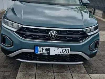 Gebraucht VW T-Roc Life 150 PS (110 kW) 2023 Blau SUV