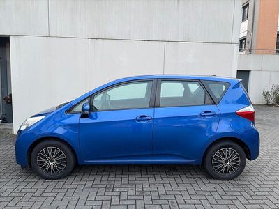 Blau Gebraucht 2011 Toyota Verso-S Van / Kleinbus | 5.200 € (Guter Preis)