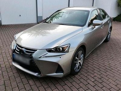 Lexus IS300h