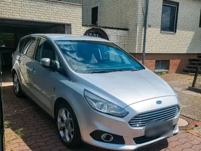 Gebraucht Ford S-MAX S 2016 Silber Van / Kleinbus