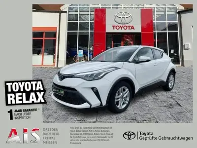 Gebraucht Toyota C-HR Basis 122 PS (89 kW) 2023 Super white 2 SUV