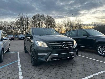 Schwarz Gebraucht 2015 Mercedes ML350 SUV | 18.950 € (Teuer)