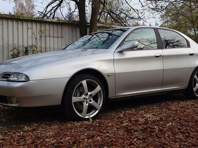 Alfa Romeo 166