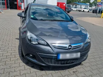 Gebraucht Opel Astra 120 PS (88 kW) 2012 Grau Coupé