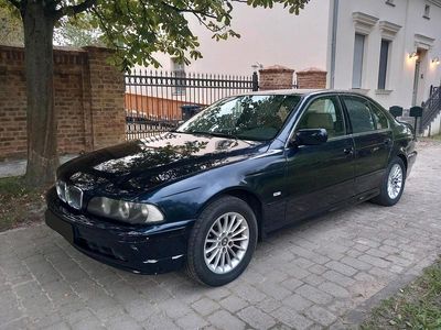 BMW 523