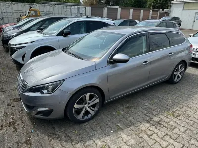 Gebraucht Peugeot 308 131 PS (96 kW) 2015 Lack grau artense/metalliclackierung (metallic) Kombi