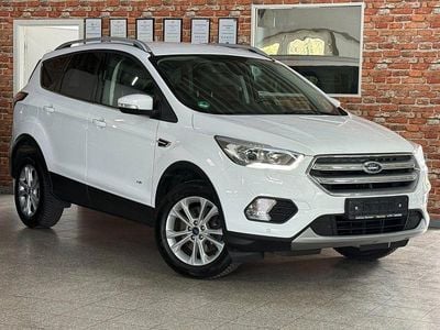 Gebraucht Ford Kuga Titanium 150 PS (110 kW) 2018 Weiß SUV