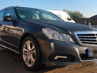 Second-hand Mercedes E200 184 CP (135 kW) 2010 Gri Berlinǎ