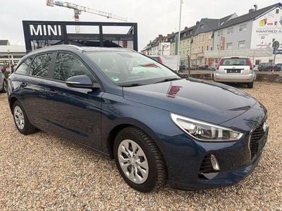 Stargazing blue Gebraucht 2017 Hyundai i30 Kombi | 6.950 € (Guter Preis)