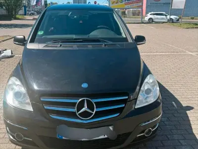 Gebraucht Mercedes B160 95 PS (69 kW) 2010 Schwarz Van / Kleinbus