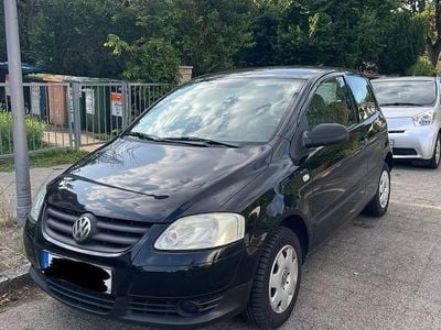 Gebraucht VW Fox 54 PS (39 kW) 2005 Schwarz Kleinwagen