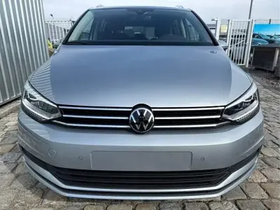 Neu VW Touran Comfortline 150 PS (110 kW) 2026 Van / Kleinbus