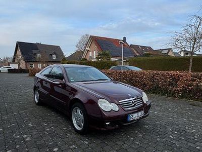 Rot Gebraucht 2006 Mercedes C230 Classic Coupé | 4.000 € (Fairer Preis)