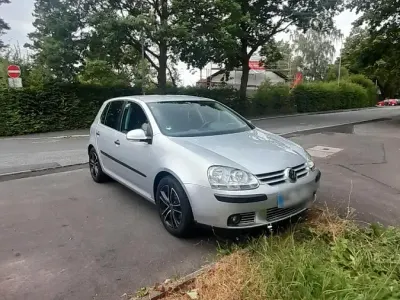 Gebraucht VW Golf V 75 PS (55 kW) 2004 Silber Kleinwagen