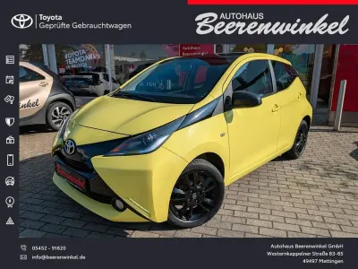 Używany Toyota Aygo X-cite 69 KM (50 kW) 2016 Żółty Hatchback