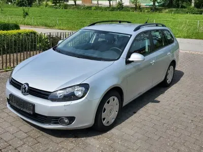 Gebraucht VW Golf VII Trendline 105 PS (77 kW) 2014 Silber Kombi