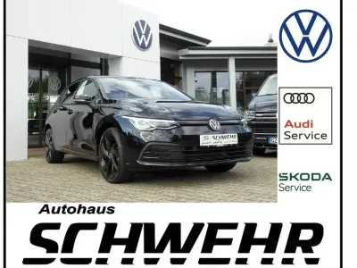 Gebraucht VW Golf VIII Life 110 PS (80 kW) 2023 Schwarz Limousine