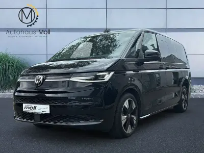 Gebraucht VW Multivan Life 150 PS (110 kW) 2025 Deep black perleffekt Van / Kleinbus