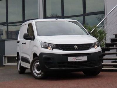 Weiß Gebraucht 2021 Peugeot Partner Van / Kleinbus | 10.900 € (Superpreis)