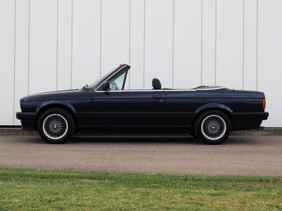 Gebraucht BMW 318 Cabriolet M Sport 113 PS (83 kW) 1993 Blau Cabrio