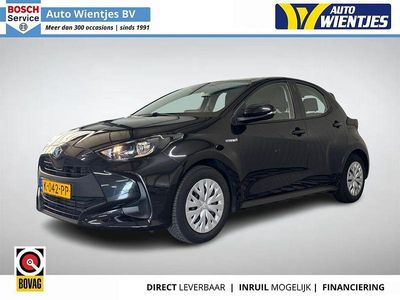 Gebraucht Toyota Yaris Hybrid Active 91 PS (66 kW) 2021 Schwarz Limousine