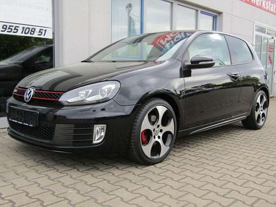 Deep black perleffekt Gebraucht 2010 VW Golf VI GTI Kleinwagen | 7.690 € (Fairer Preis)