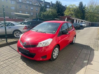 Gebraucht Toyota Yaris Cool 69 PS (50 kW) 2012 Rot Kleinwagen