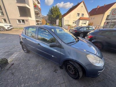 Gebraucht Renault Clio II Authentique 75 PS (55 kW) 2006 Grau Limousine