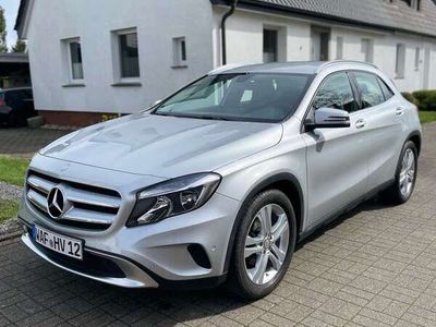 gebraucht Mercedes GLA200 Urban, 2. Hand, Scheckheft, NR, Carport