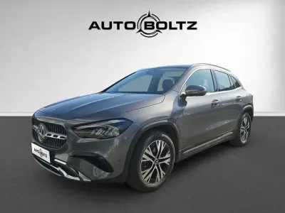Gebraucht Mercedes GLA200 Progressive 163 PS (119 kW) 2024 Mountaingrau (metallic) SUV