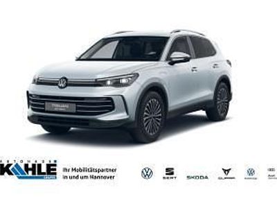 Neu VW Tiguan IQ Drive 150 PS (110 kW) 2026 Silber (oyster silver) SUV