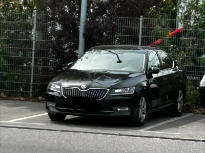 Gebraucht Skoda Superb 150 PS (110 kW) 2018 Schwarz Limousine