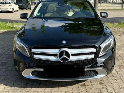 Mercedes GLA220