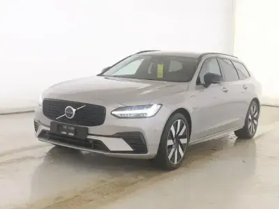 Używany Volvo V90 Plus 253 KM (186 kW) 2025 Srebrny Kombi