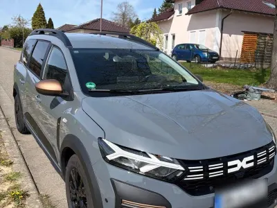 Begagnad Dacia Jogger Extreme 110 HK (80 kW) 2024 Grå Minibuss