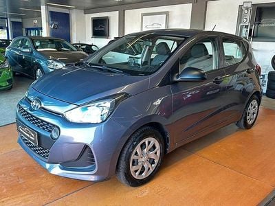 Grau Gebraucht 2017 Hyundai i10 Classic Kleinwagen | 11.488 € (Etwas zu teuer)