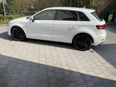 Gebraucht Audi A3 Design 116 PS (85 kW) 2018 Weiß Limousine