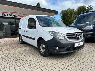 Weiß Gebraucht 2017 Mercedes Citan 109 Van / Kleinbus | 7.950 € (Fairer Preis)