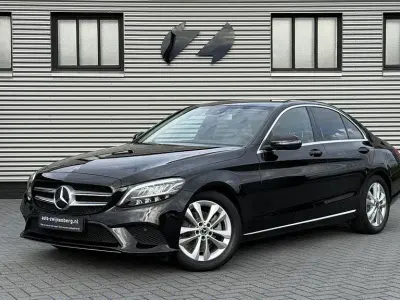 Gebraucht Mercedes C180 Business 156 PS (114 kW) 2018 Schwarz Limousine