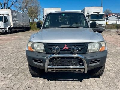 Usata Mitsubishi Pajero 165 CV (121 kW) 2001 Argento SUV