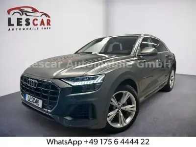 Begagnad Audi Q8 Basis 340 HK (250 kW) 2019 Grå SUV