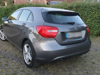 Gebraucht Mercedes A180 AMG line 122 PS (89 kW) 2015 Grau Limousine