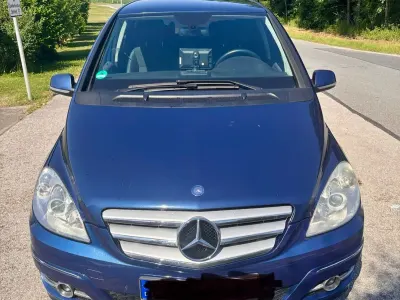 Gebraucht Mercedes B180 109 PS (80 kW) 2009 Blau Van / Kleinbus
