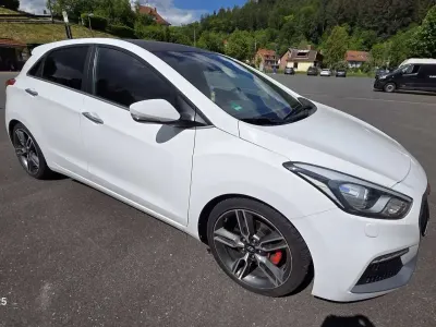 Gebraucht Hyundai i30 Turbo 186 PS (136 kW) 2016 Weiß Limousine