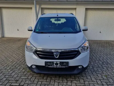 Gebraucht Dacia Lodgy 83 PS (61 kW) 2014 Weiß Van / Kleinbus
